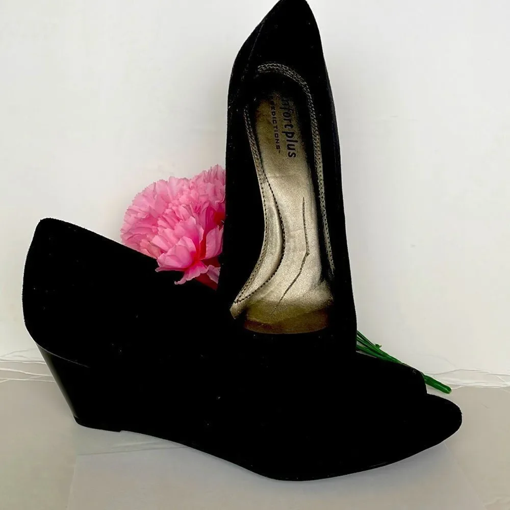 ‎BLACK SUEDE PEEP TOE WEDGE, Sz 10